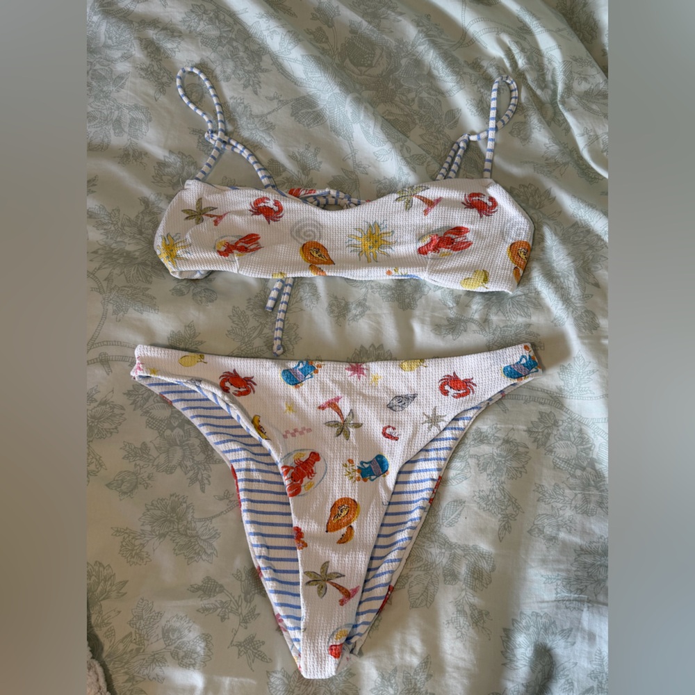 BRAND NEW! REVERSIBLE White Crab & Seashell One-Piece Swimsuit